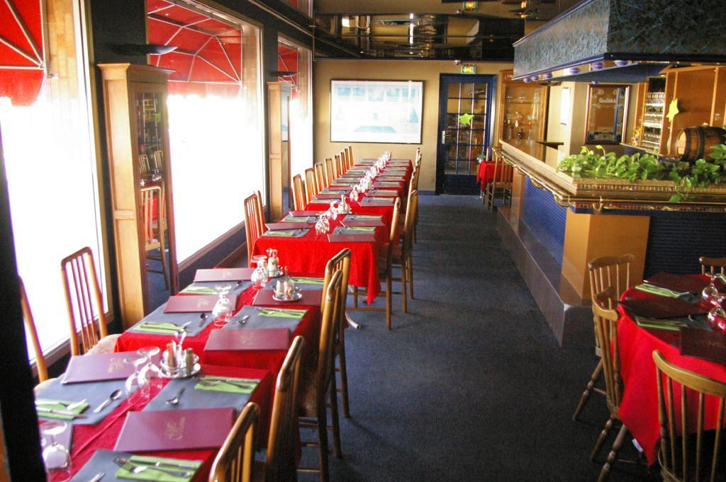 Le Skippy Dancotel Saint-Pierre-des-Corps Bagian luar foto